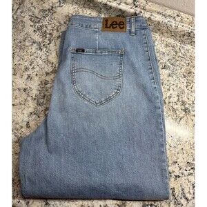 Lee Women's Legendary Wide Leg Seamed Crop Capri Jean Light Eternal Fade 18 Med